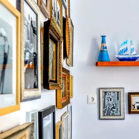 Blue, Traditional House * Klíma