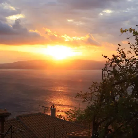 Blue, Traditional House * Klíma