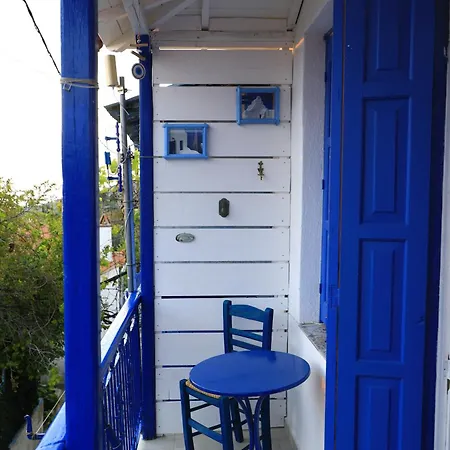 Blue, Traditional House * Klíma